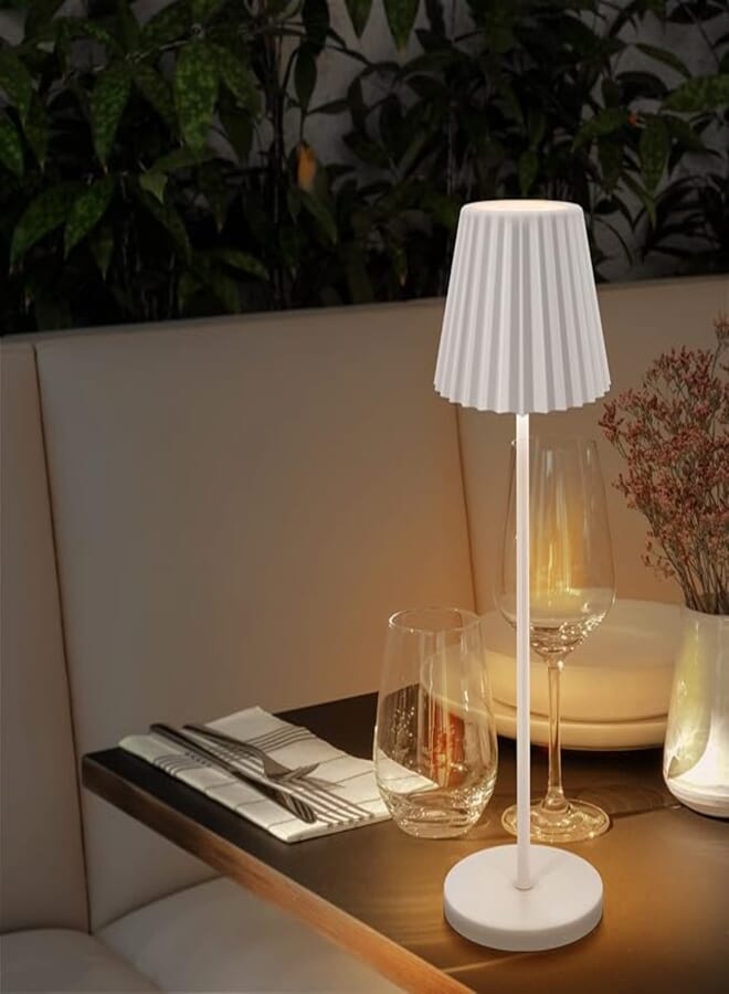 Dimmable LED Metal Table Lamp, Protection Class IP54, Indoor and Outdoor Use, Rechargeable Table Lamp with USB Charging Station for Work, Bar, Restaurant, Home Decoration (White)